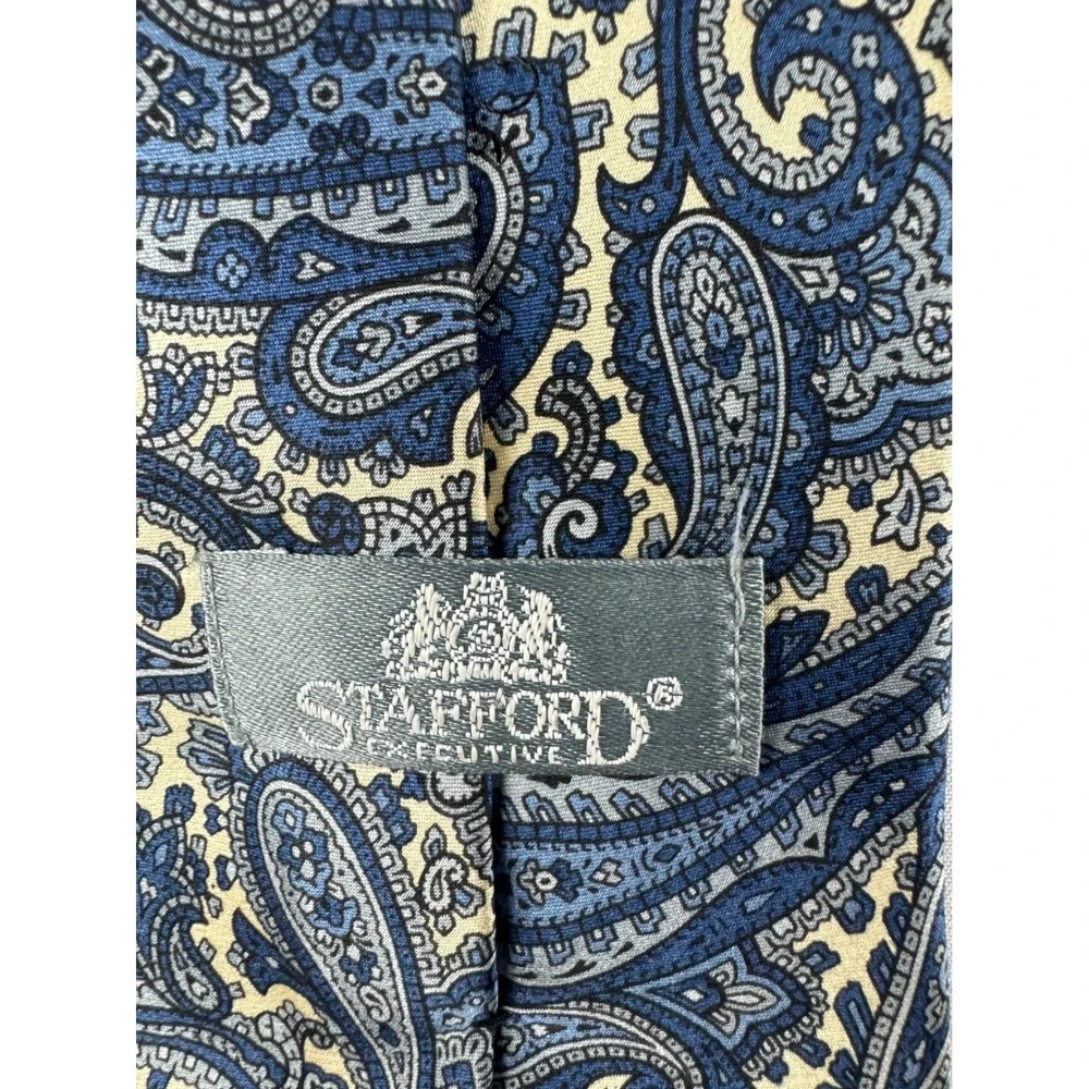 Classic Paisley Silk Necktie Blue Beige Formal Business Accessory